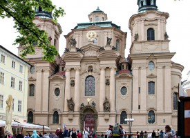Probarvený čistě vápenný štuk

Chrám sv. Mikuláše na Staroměstském náměstí, Praha